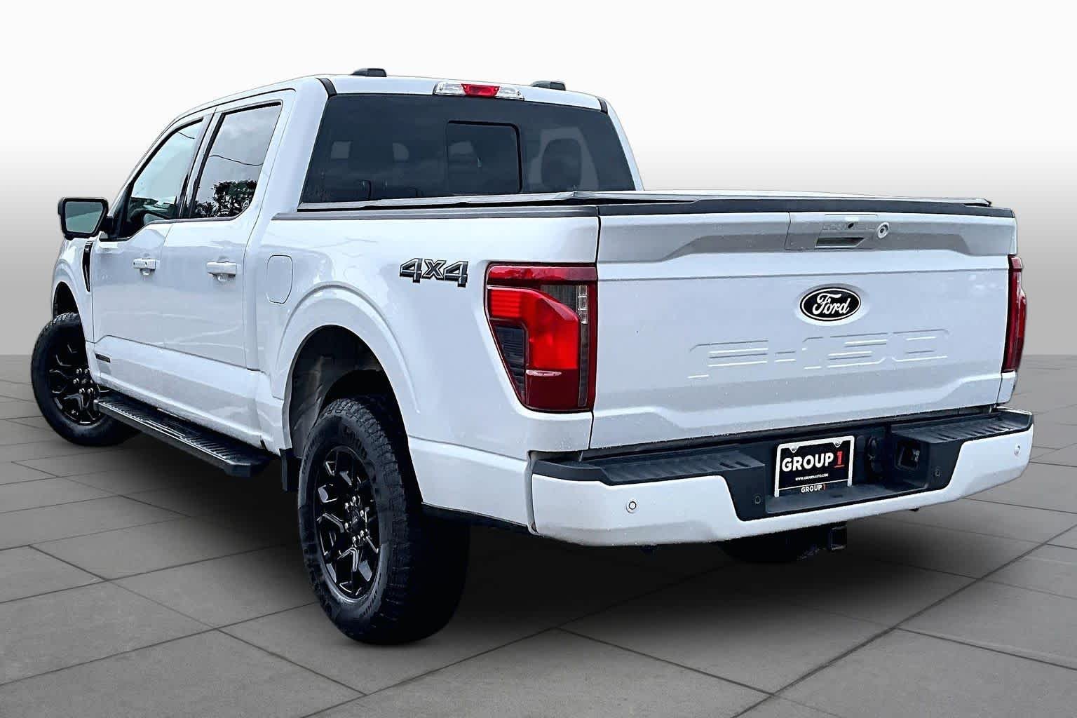 Used 2025 Space White Metallic Ford XLT image 16