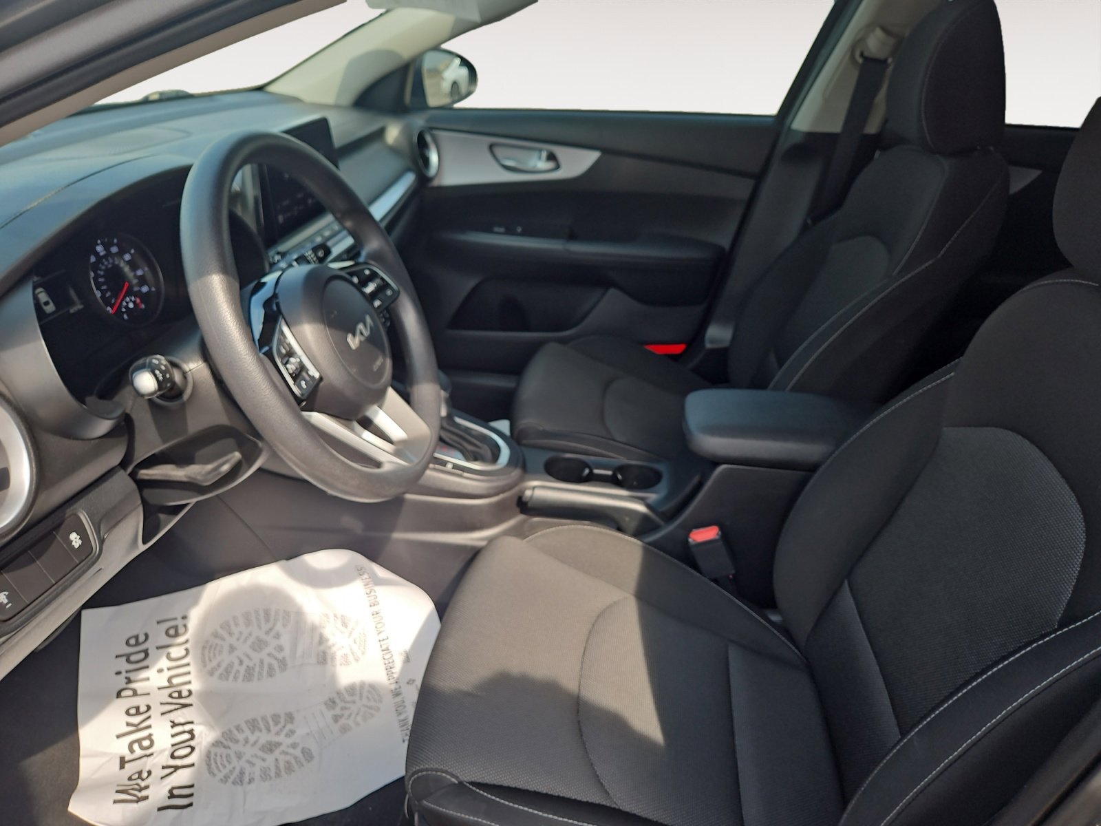 Used 2024 Gravity Gray Kia LXS image 19