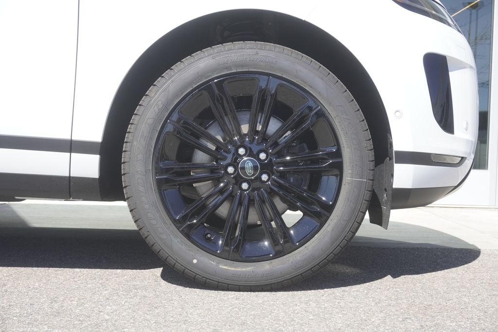 New 2026 Fuji White Land Rover S image 33
