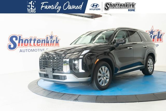 Certified Used 2025 Black Hyundai SEL image 1