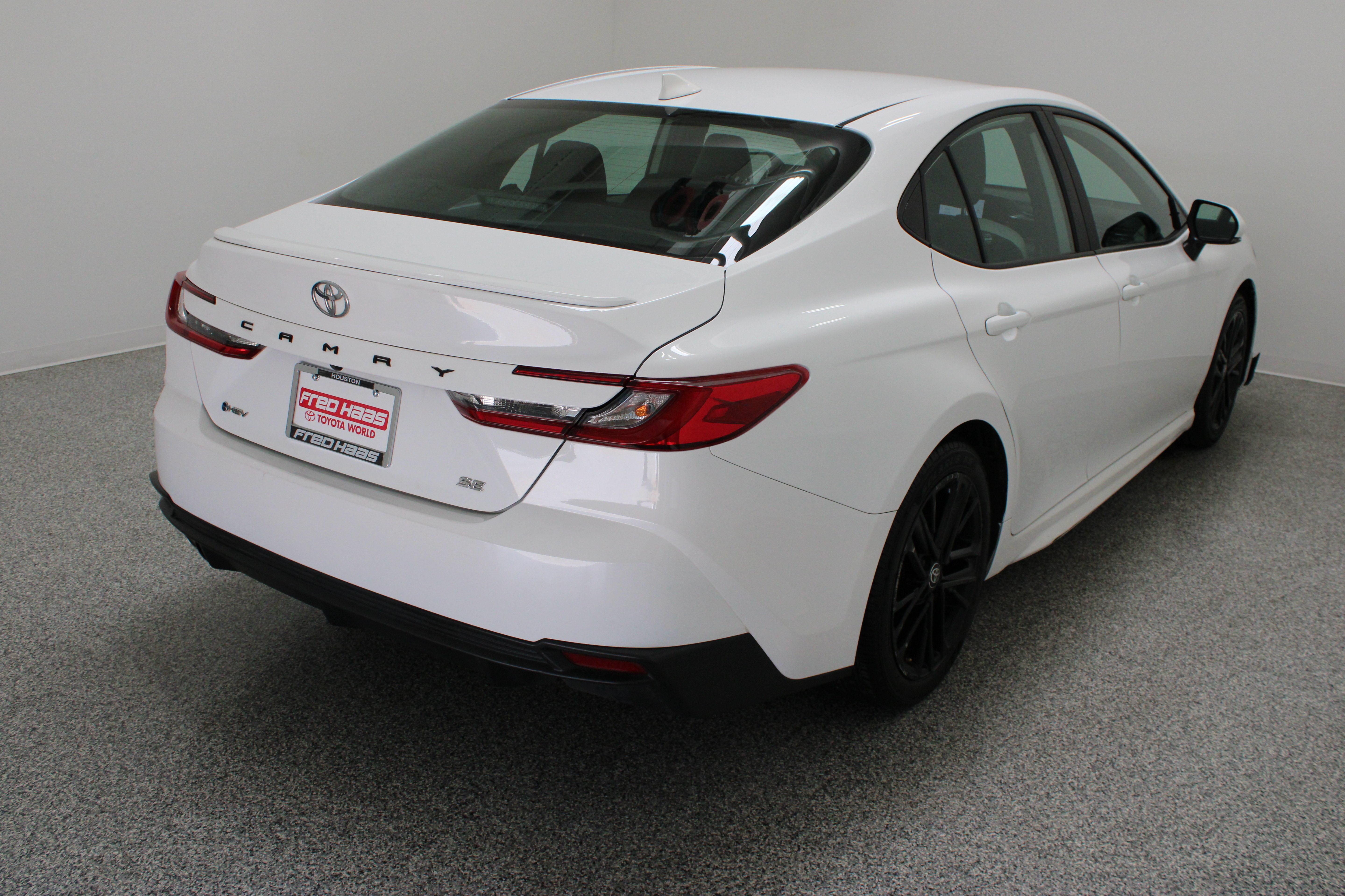 Used 2025 BLIZZARD PEARL Toyota SE image 7