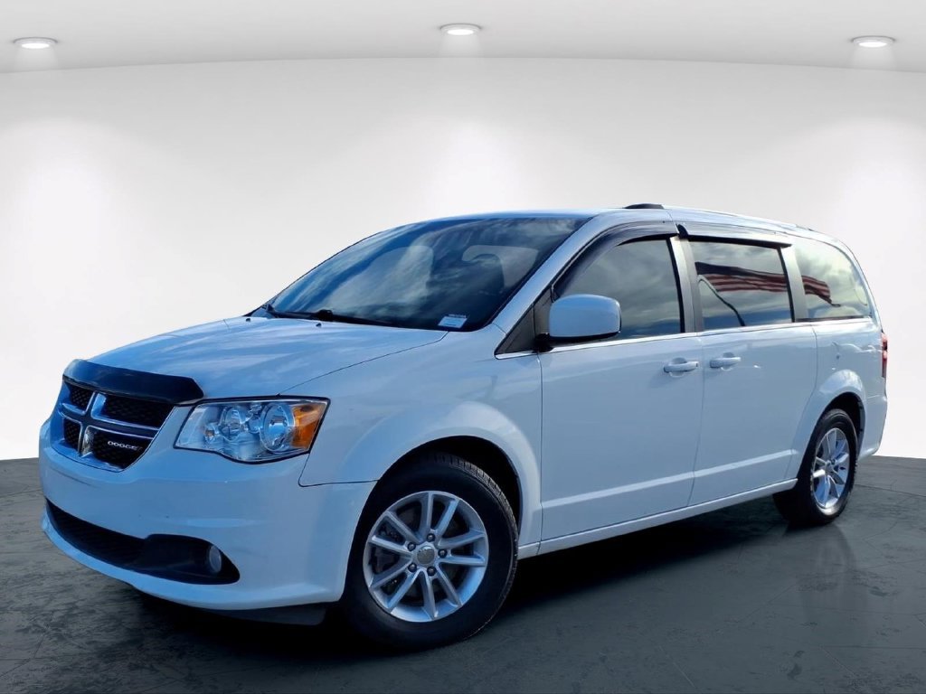 Used 2019 White Dodge SXT image 2