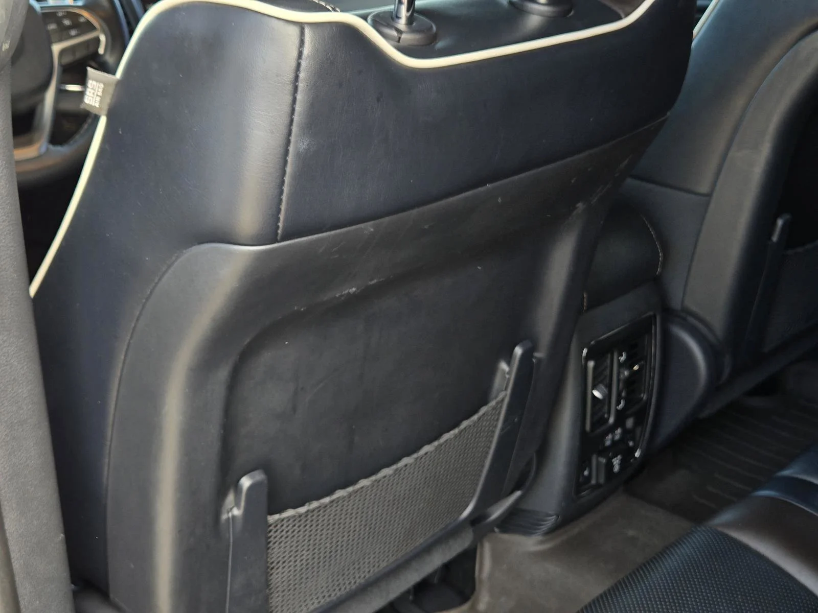 Used 2017 Ivory 3-Coat Jeep Overland image 31