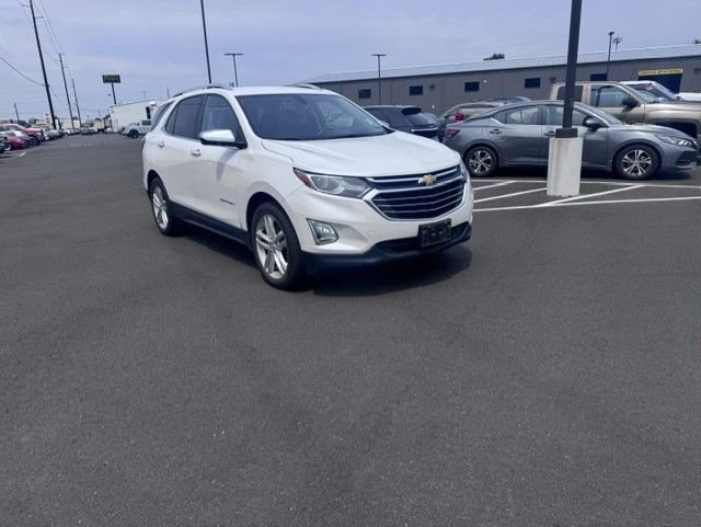 Used 2019 Iridescent Pearl Tricoat Chevrolet Premier image 3