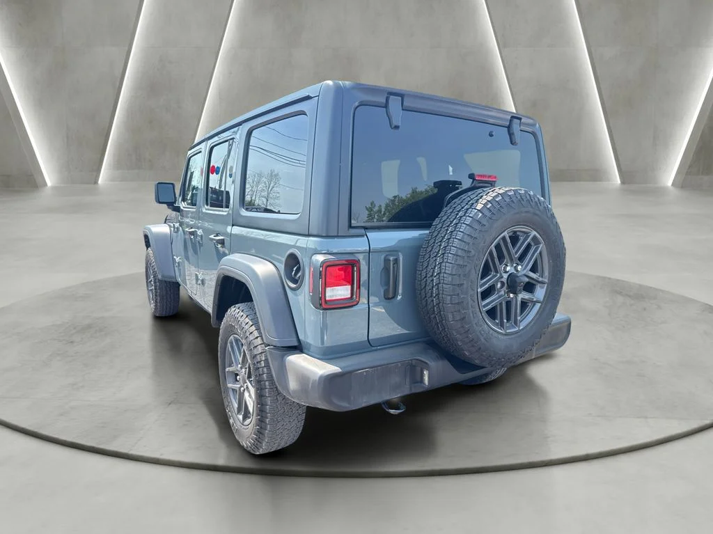 Used 2026 Gray Jeep Sport S image 5