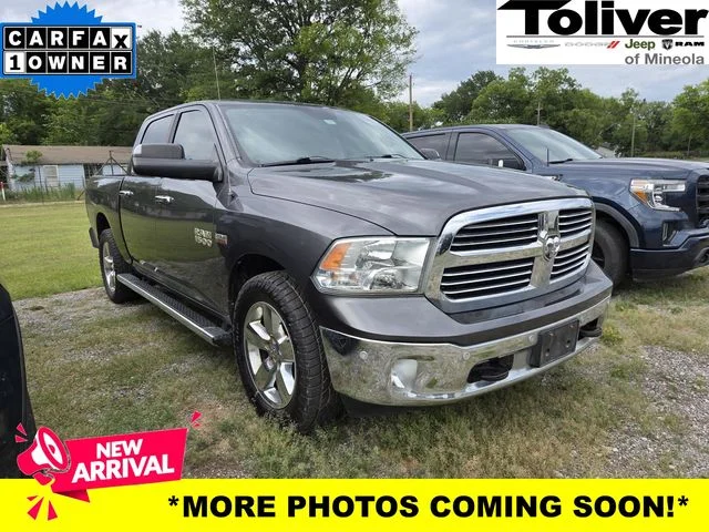 2016 RAM 1500 Lone Star 4x4 Crew Cab 5'7's photo