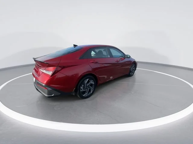 Used 2025 Red Hyundai SEL Sport image 8
