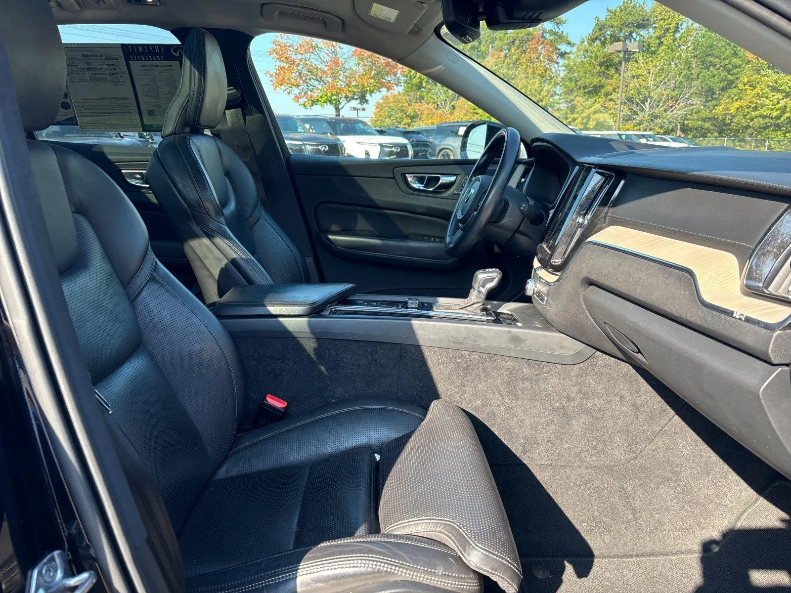 Used 2021 Onyx Black Metallic Volvo Inscription image 39