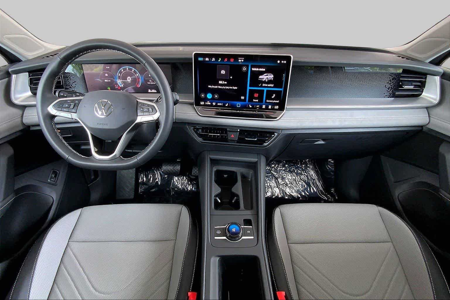 New 2026 Pyrite Silver Metallic Volkswagen SE image 5