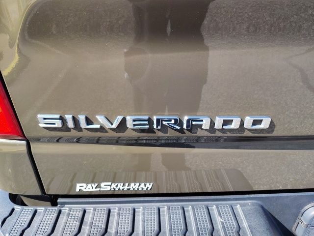 Used 2023 Brown Chevrolet LT image 27