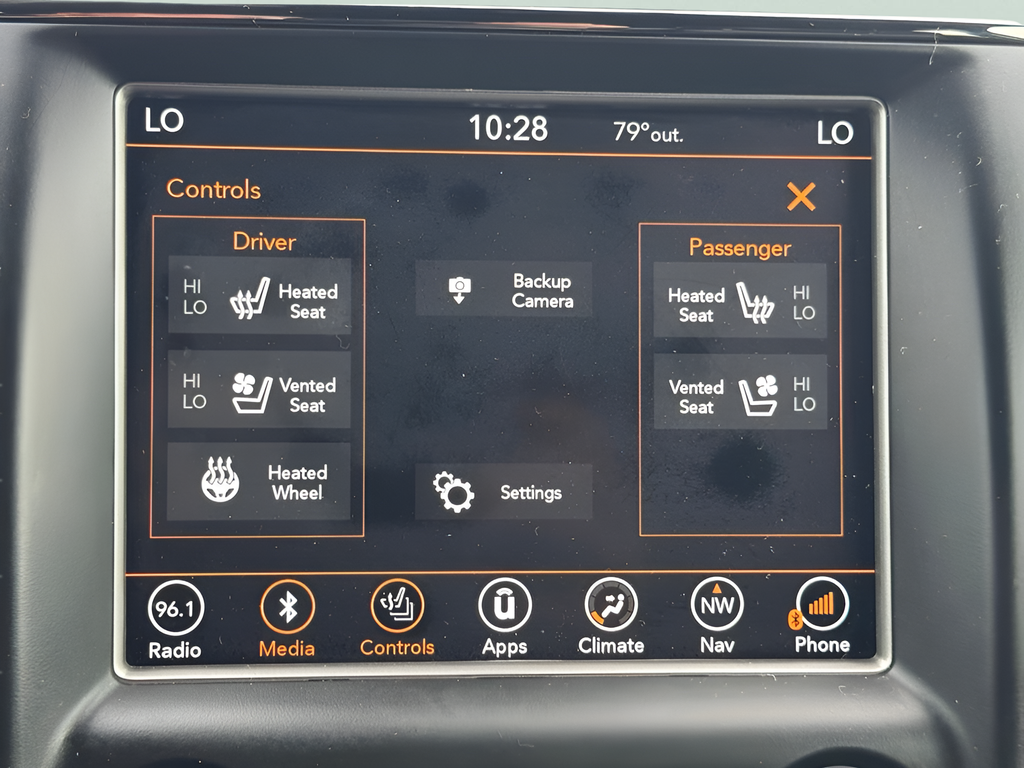 Used 2018 Blue Jeep Overland image 14
