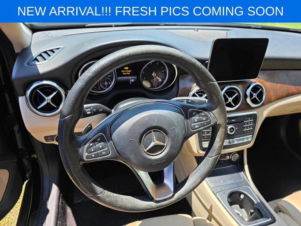 Used 2018 Black Mercedes-Benz 4MATIC® image 11