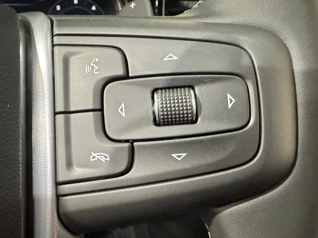 New 2026 Sterling Metallic GMC Elevation image 17