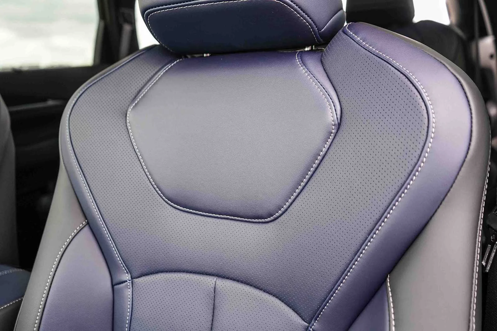 New 2026 RADIANT WHITE INFINITI Sport AWD image 28