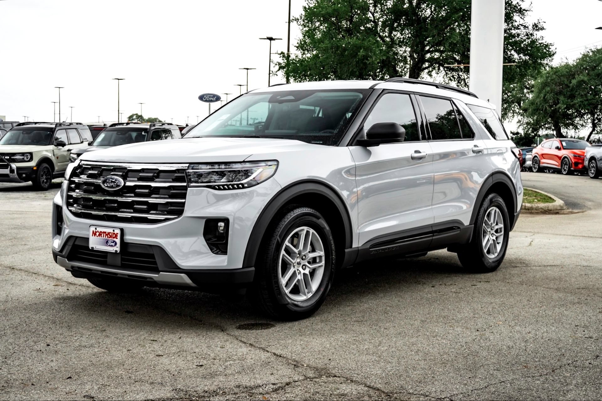 New 2026 Space White Metallic Ford Active image 6
