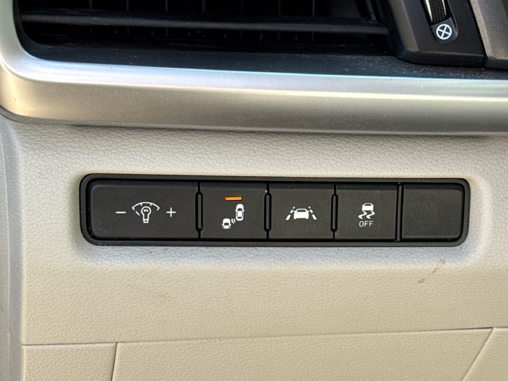 Used 2020 Green Kia S image 22