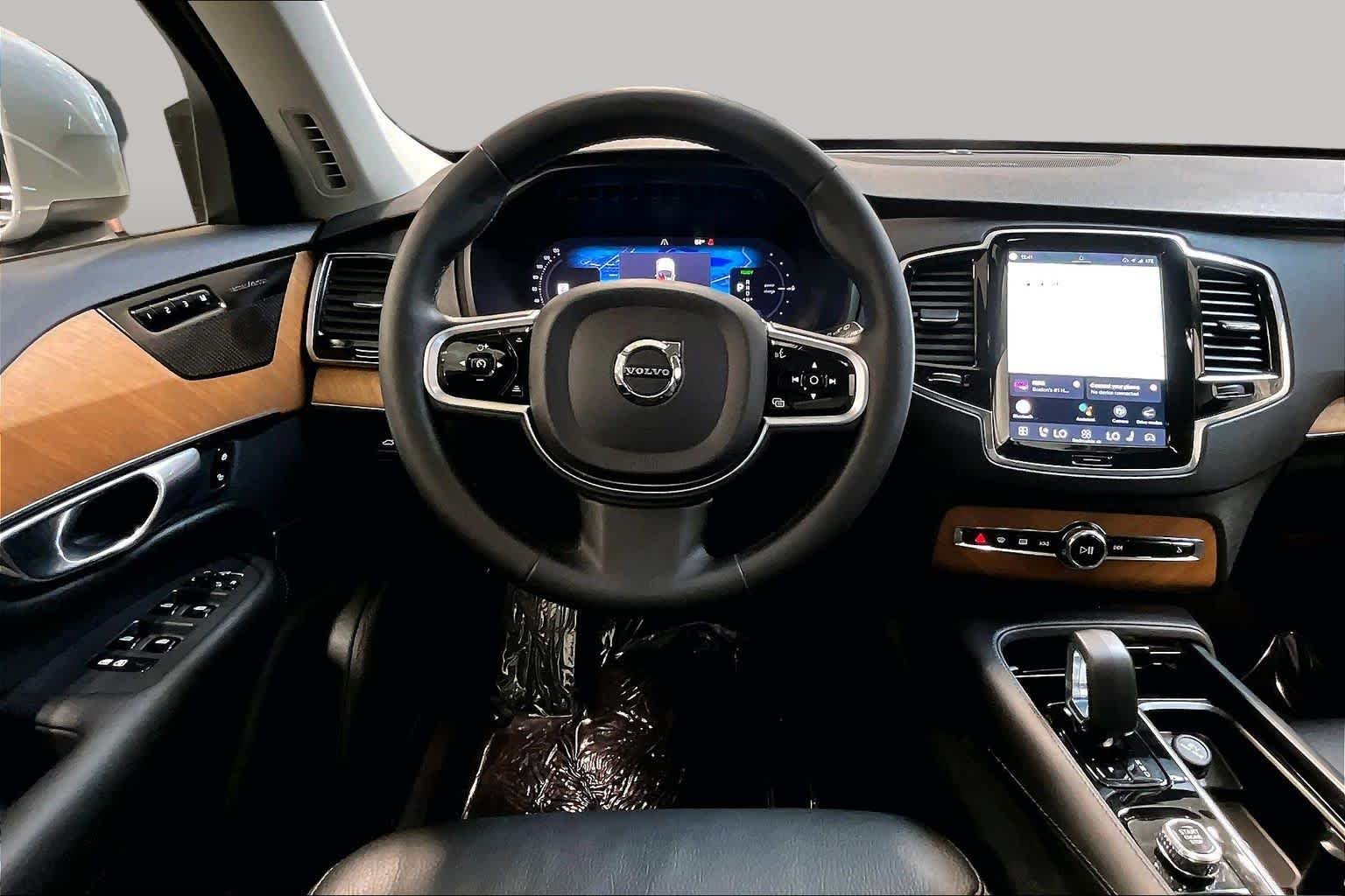 Used 2025 Vapour Grey Metallic Volvo Plus image 6