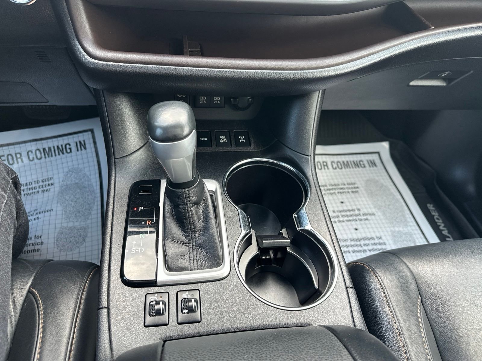 Used 2017  Toyota XLE image 71