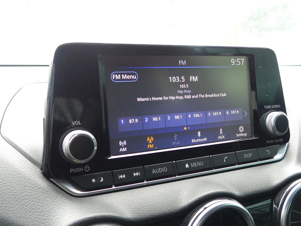 Used 2020 Gray Nissan S image 36