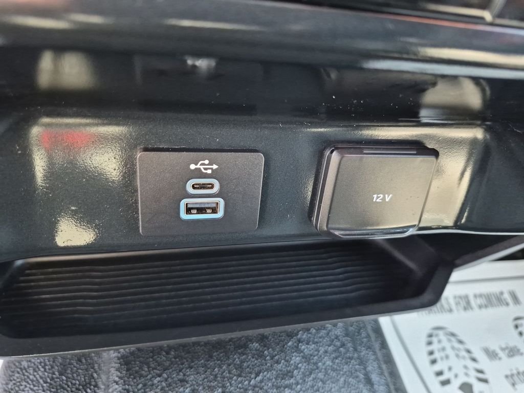 Used 2023 White Ford XLT image 24