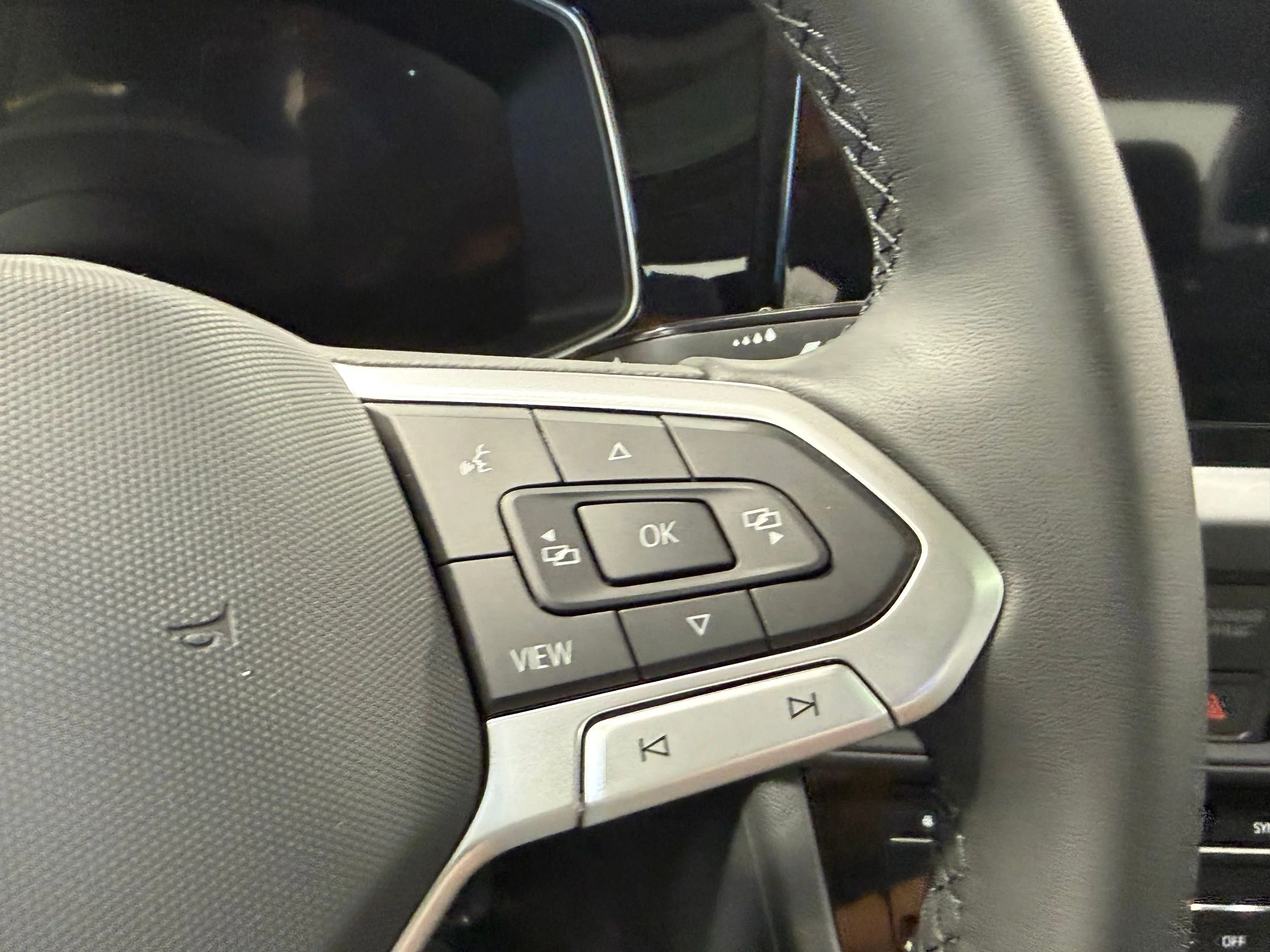 New 2026 Silver Volkswagen 1.5T SE image 36