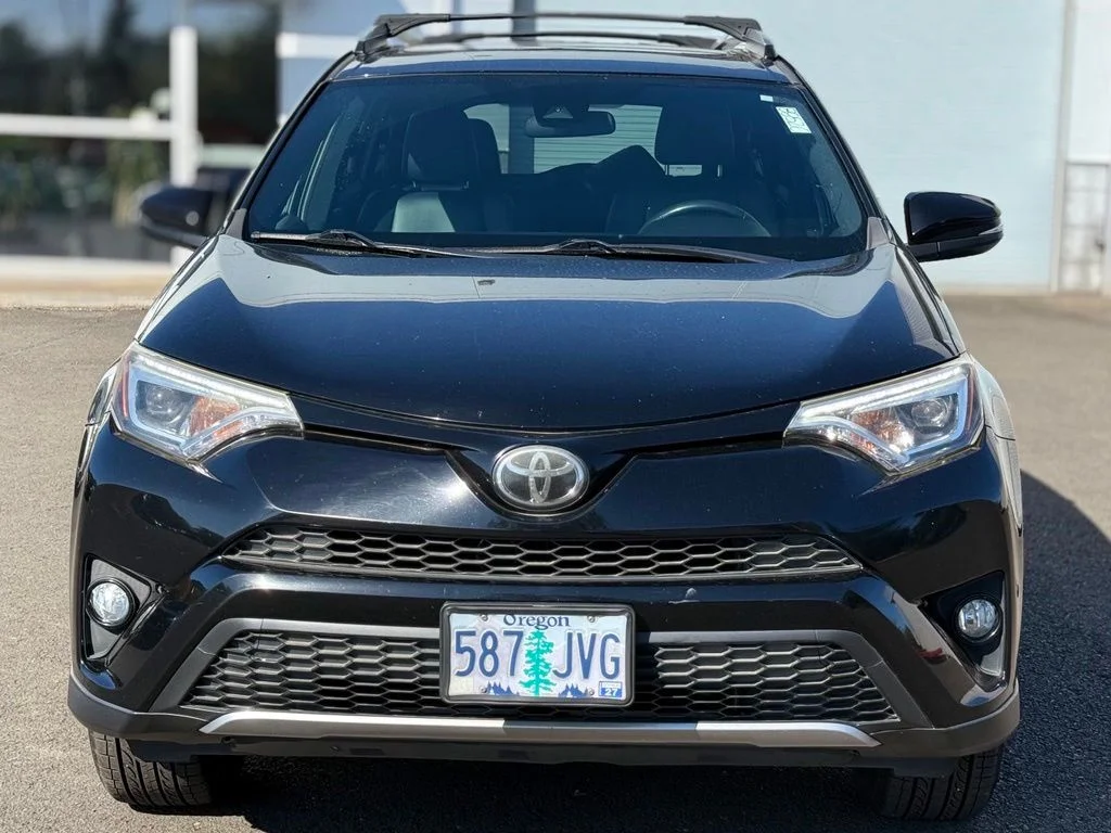 Used 2017 Black Toyota SE image 8