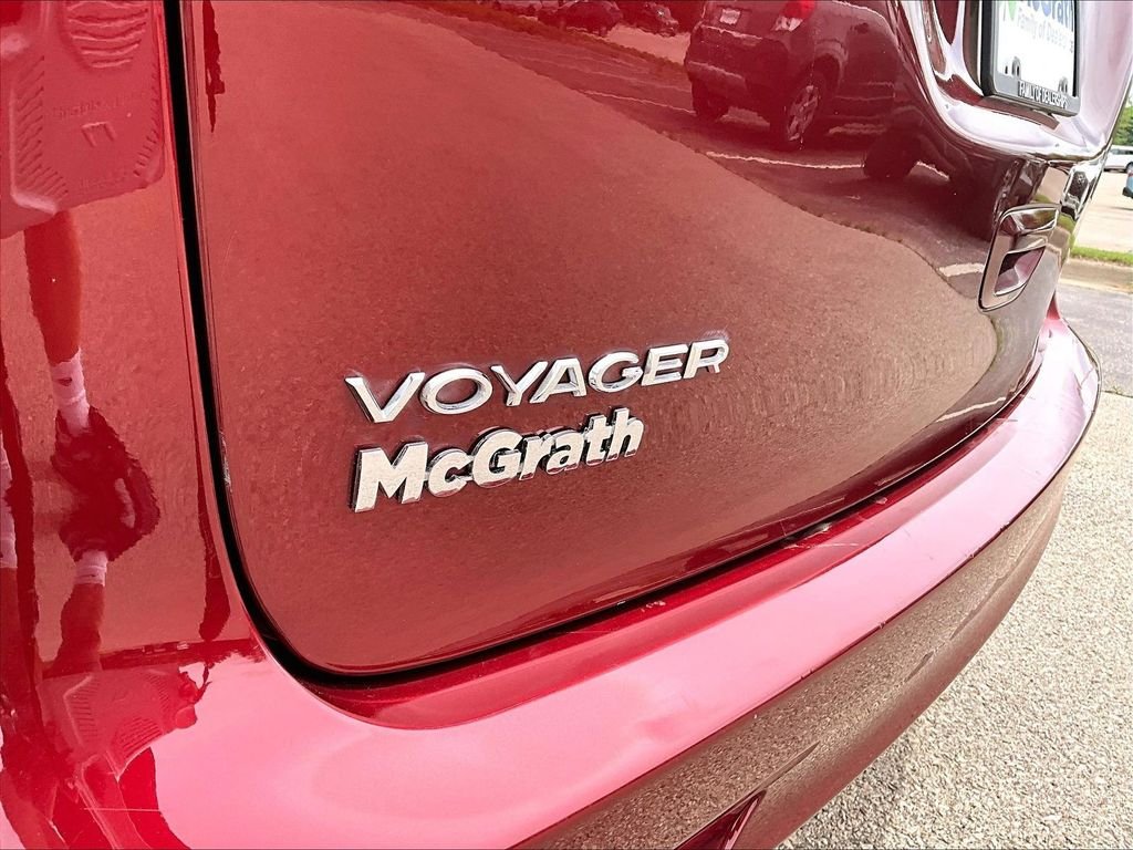 Used 2023 Red Chrysler LX image 27