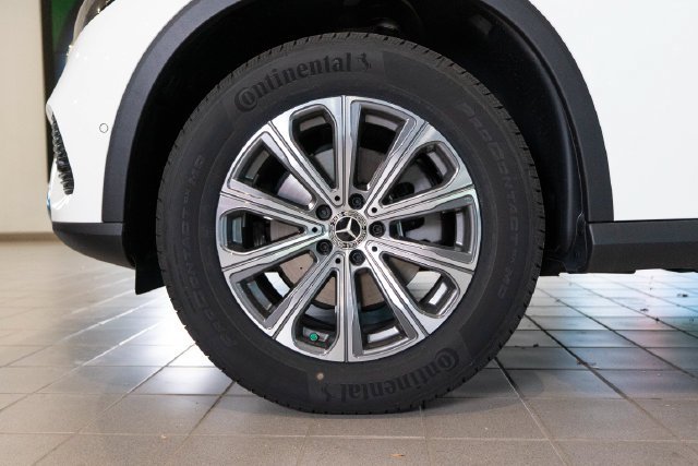 New 2027 Polar White Mercedes-Benz GLC 300 image 44