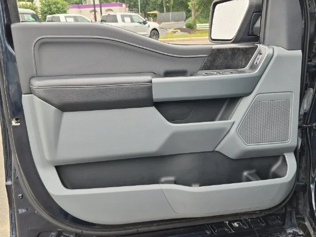 Used 2023 Blue Ford XLT image 19