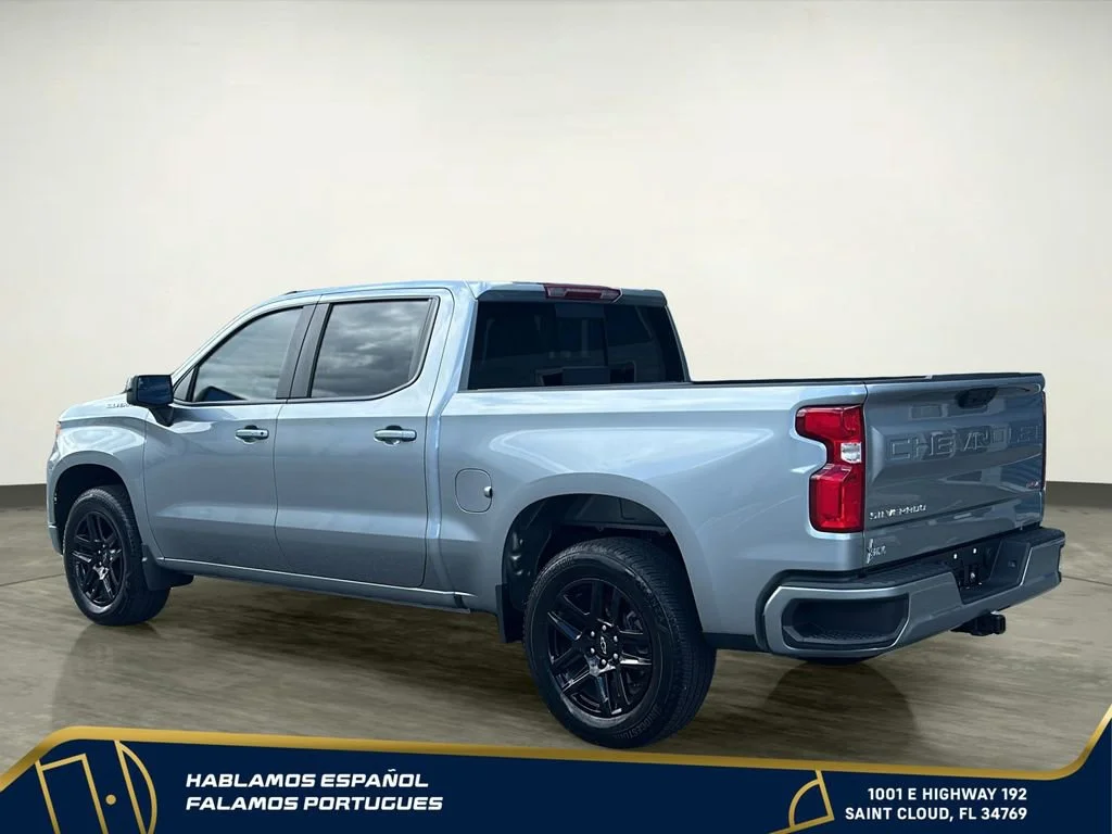 Used 2025 Sterling Gray Metallic Chevrolet RST image 4