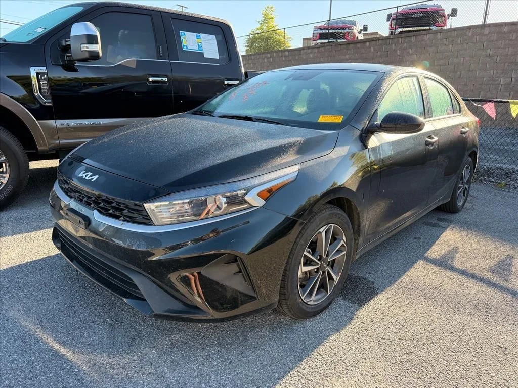 Used 2023 Black Kia LXS image 2