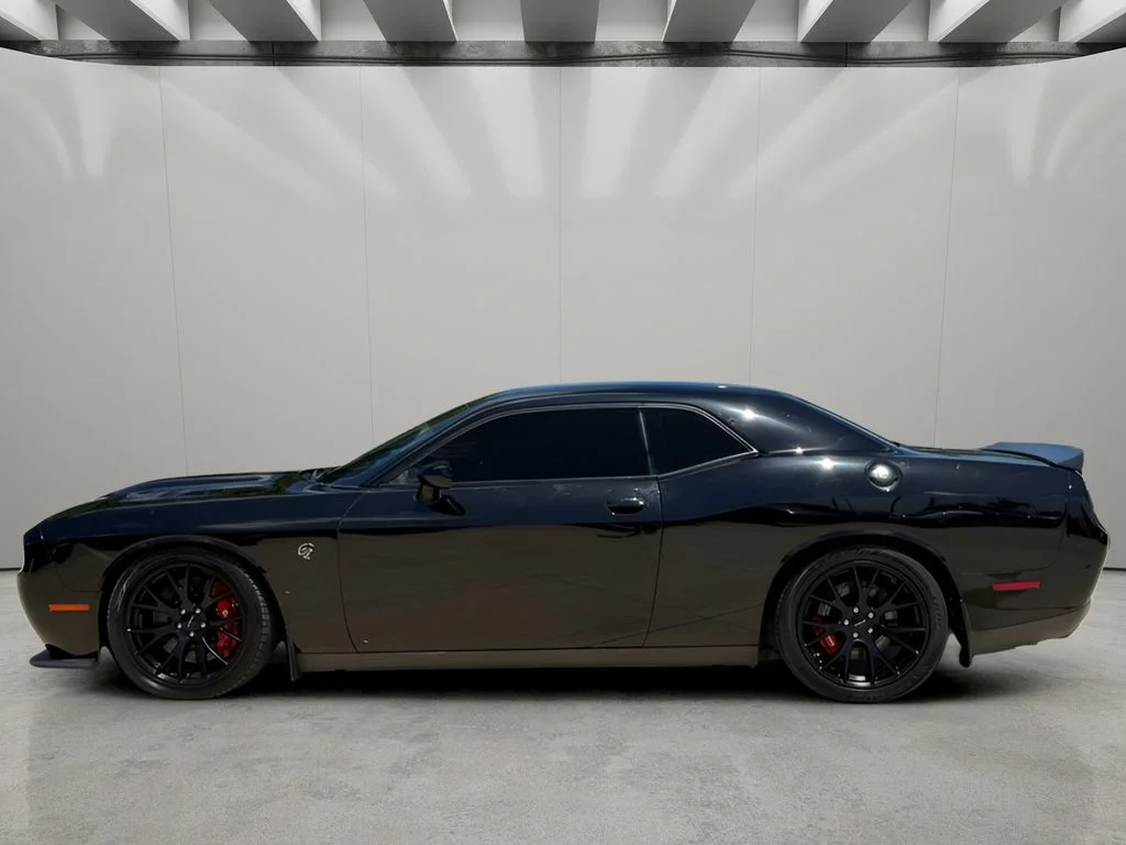 Used 2016 Pitch Black Clearcoat Dodge SRT Hellcat image 2