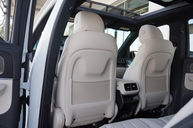 New 2026 MANUFAKTUR Moonlight White Metallic Mercedes-Benz AMG® GLE 63 S 4MATIC+ SUV image 37
