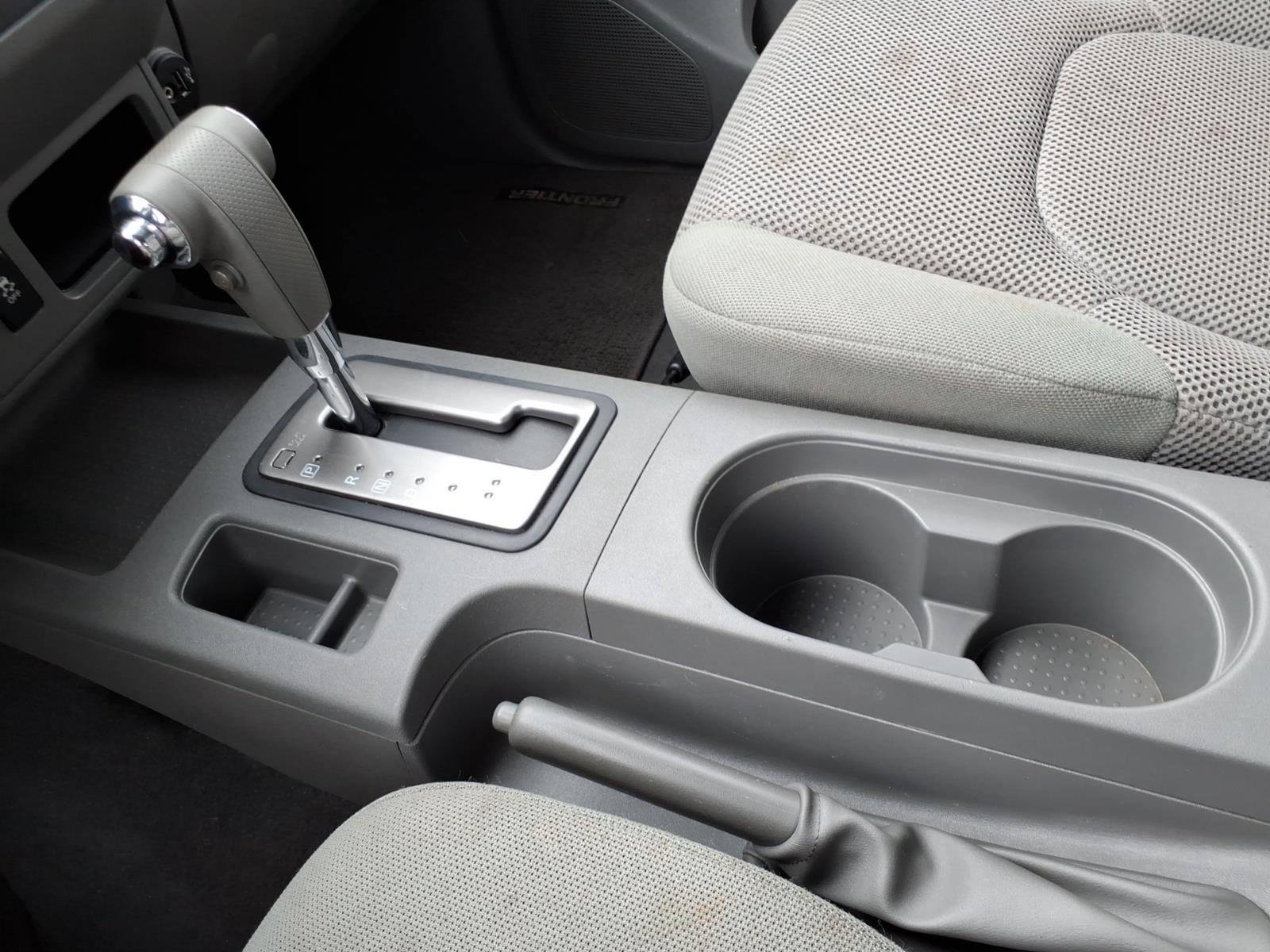 Used 2019 Glacier White Nissan SV image 18