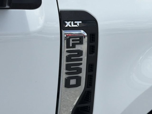 Used 2023 Oxford White Ford XLT image 9
