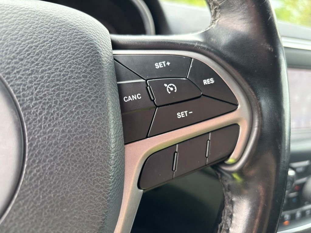 Used 2020 Black Jeep Laredo image 23