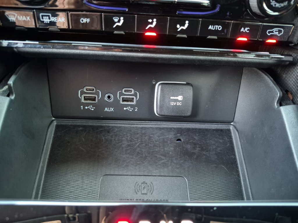 Used 2025 Black Jeep Altitude X image 30
