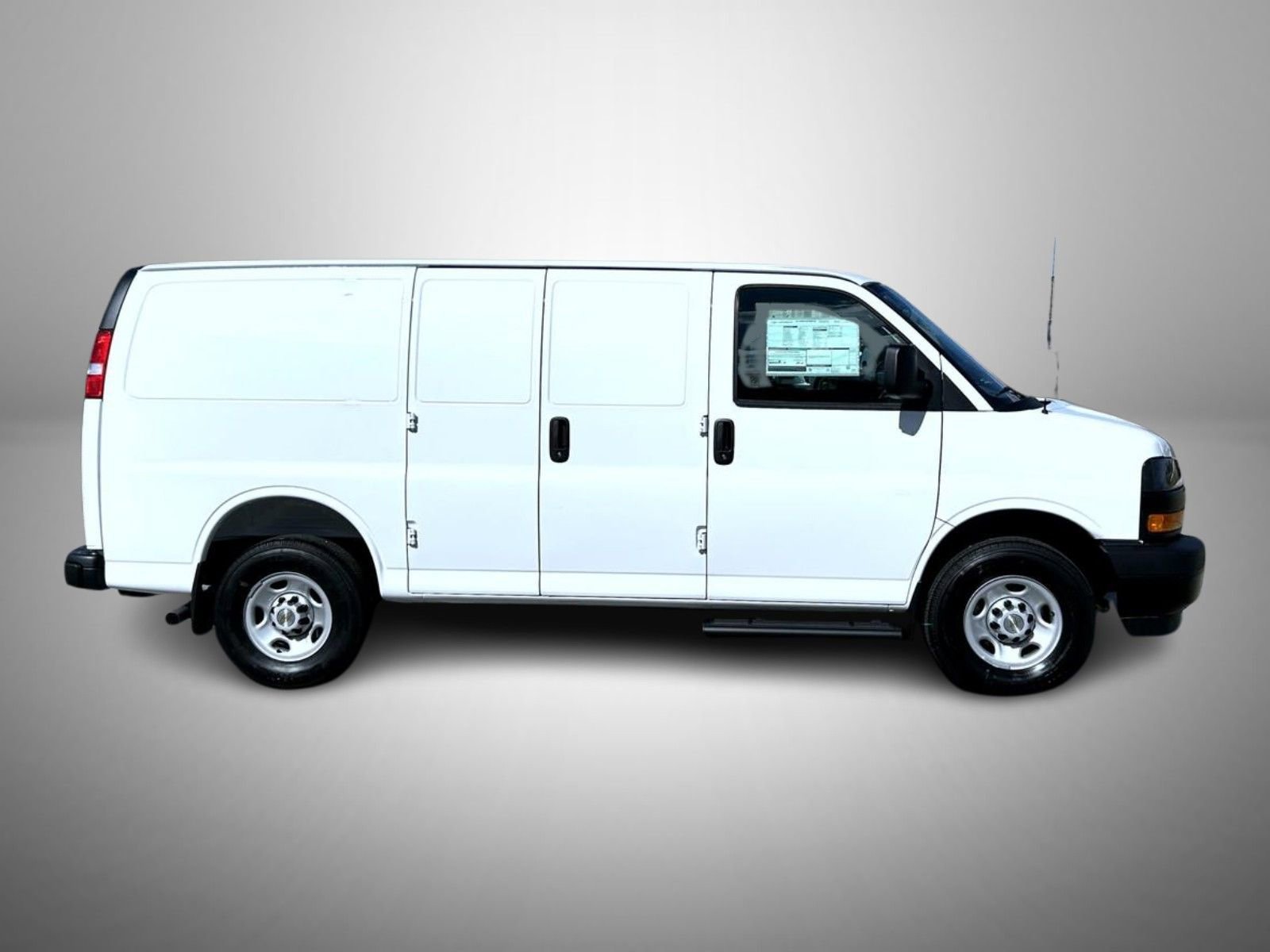 2025 Chevrolet Express Cargo Work Van - Photo 4