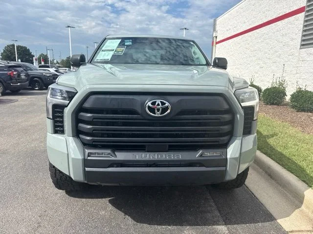 Used 2024  Toyota SR5 image 2