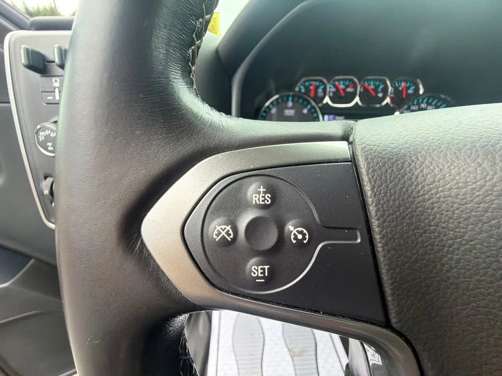 Used 2018 Gray Chevrolet LT image 28