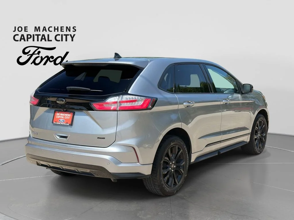 Used 2022 Silver Metallic Ford SE image 5