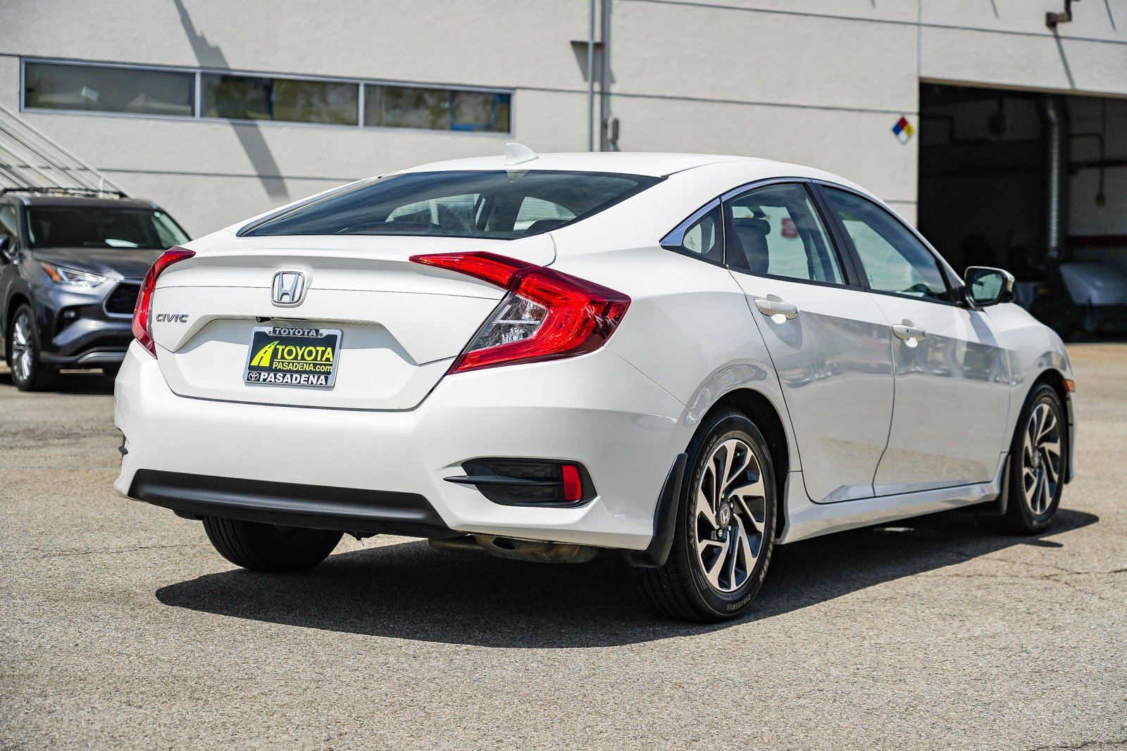 Used 2017 White Honda EX image 6