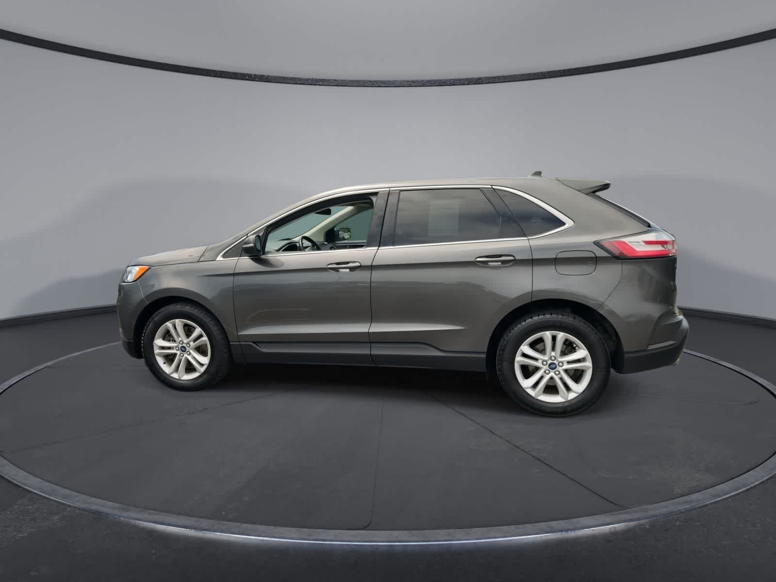 Used 2020 Magnetic Metallic Ford SEL image 5