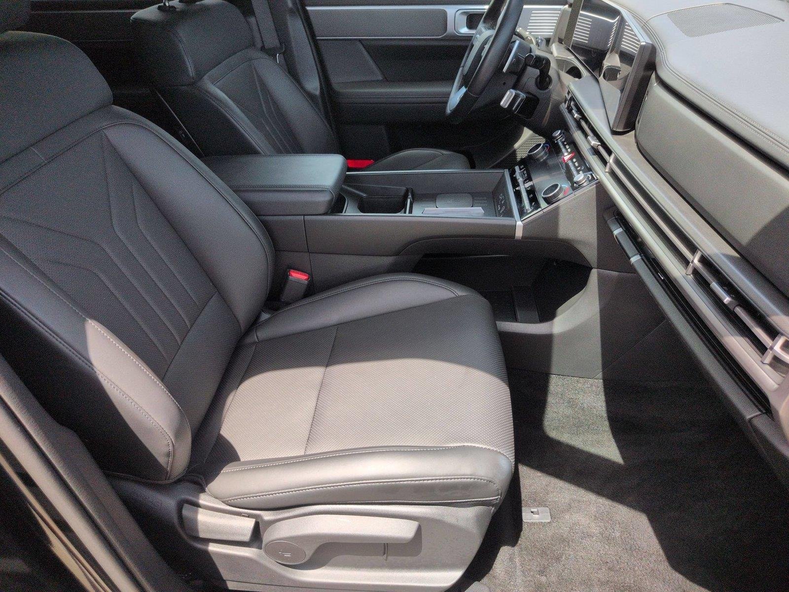 Used 2026 Phantom Black Hyundai SEL image 38