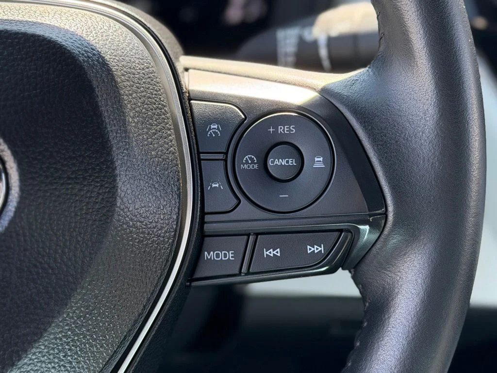 Certified Used 2025 White Toyota FX image 11