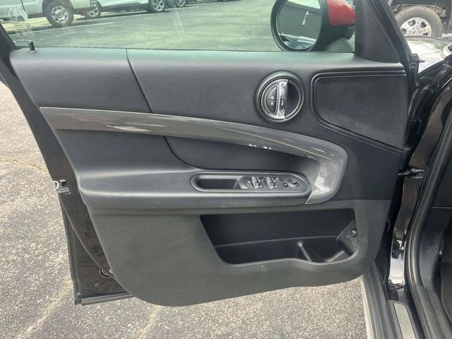 Used 2017 Midnight Black Metallic MINI Base image 16