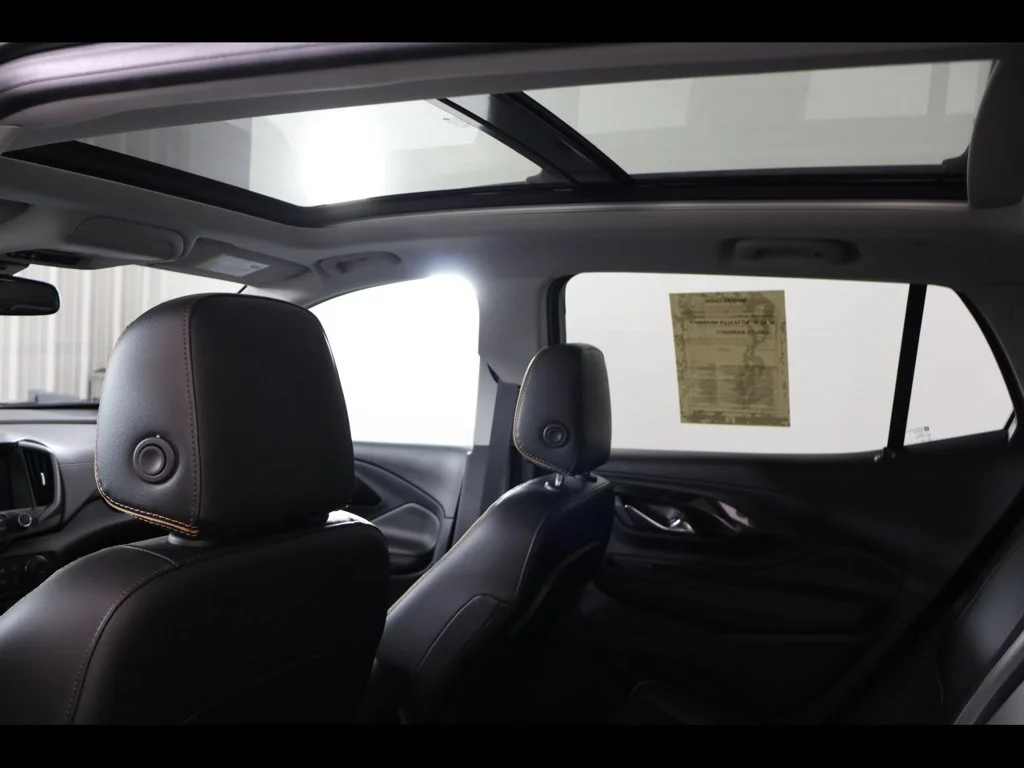 Used 2022 Black GMC AT4 image 9