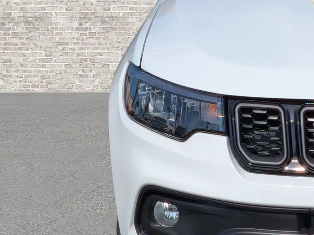 Used 2026 White Jeep Latitude image 10