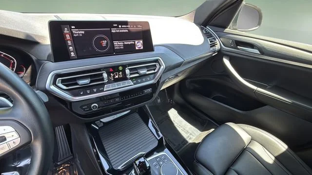 Used 2024 Black BMW xDrive30i image 25
