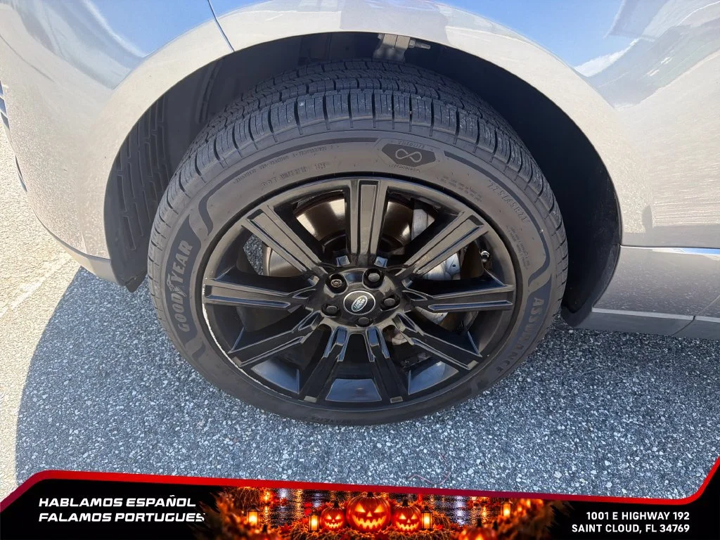 Used 2021 Gray Land Rover SWB image 10